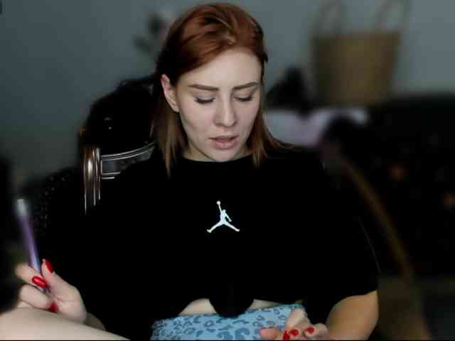 RedheadDevil webcam