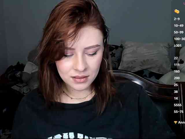 RedheadDevil webcam