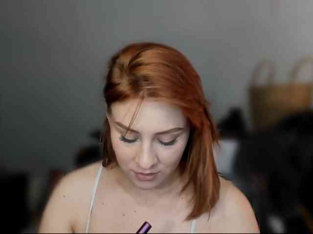 RedheadDevil webcam