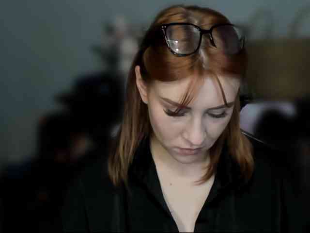 RedheadDevil webcam