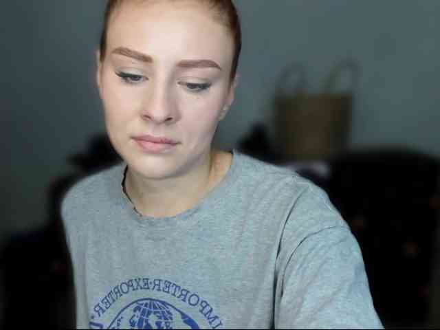 RedheadDevil webcam