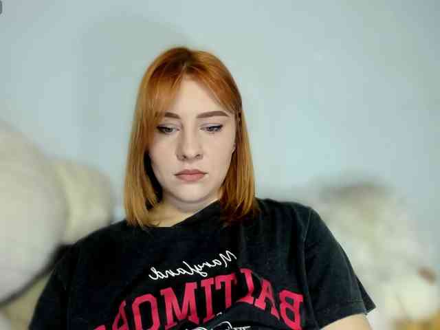 RedheadDevil webcam