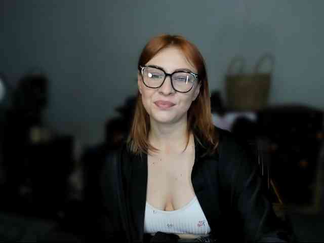RedheadDevil webcam