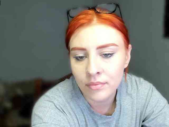 RedheadDevil webcam