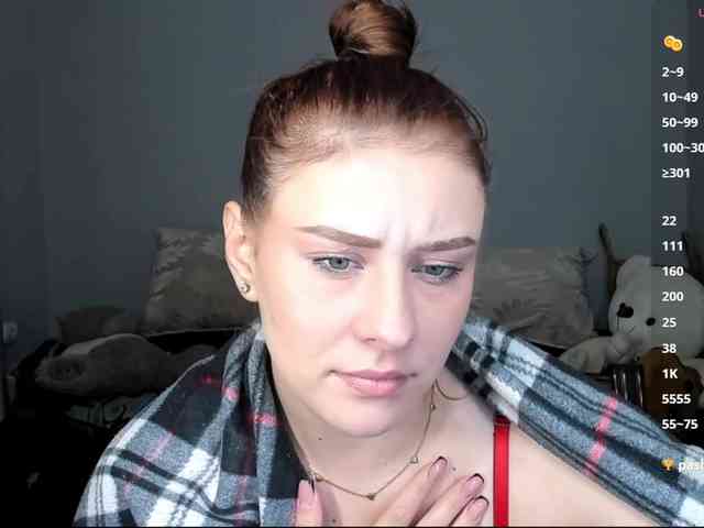 RedheadDevil webcam