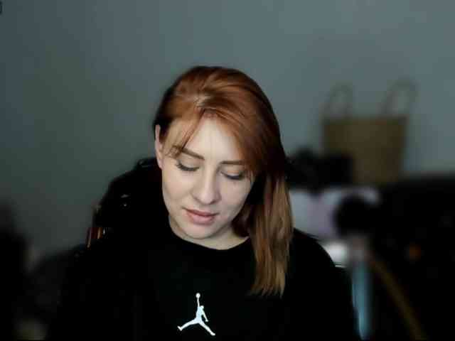 RedheadDevil webcam