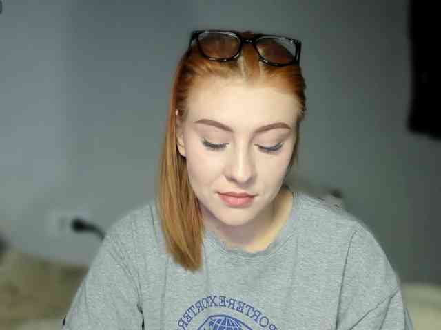 RedheadDevil webcam