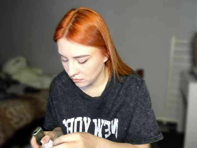 RedheadDevil webcam