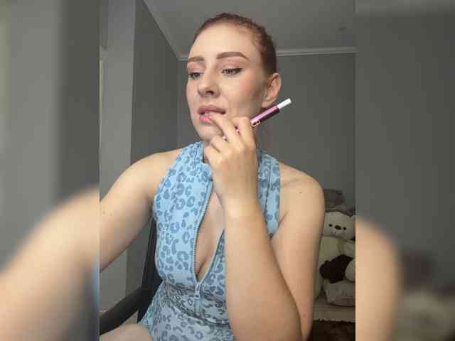 RedheadDevil webcam