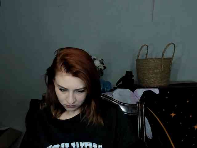 RedheadDevil webcam
