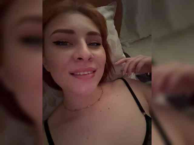 RedheadDevil webcam