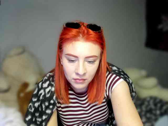 RedheadDevil webcam
