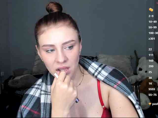 RedheadDevil webcam