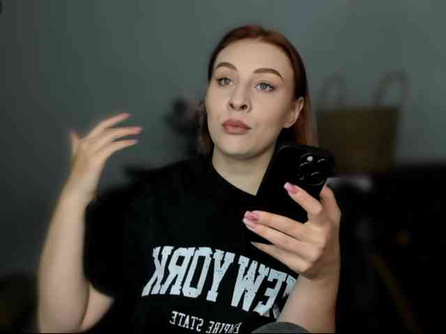 RedheadDevil webcam