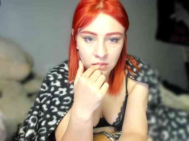RedheadDevil webcam