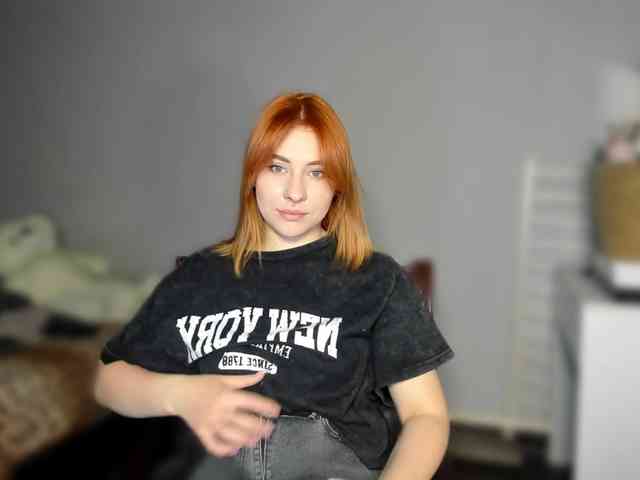 RedheadDevil webcam