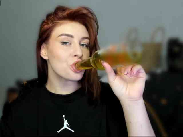 RedheadDevil webcam