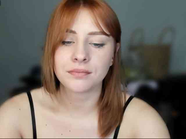 RedheadDevil webcam