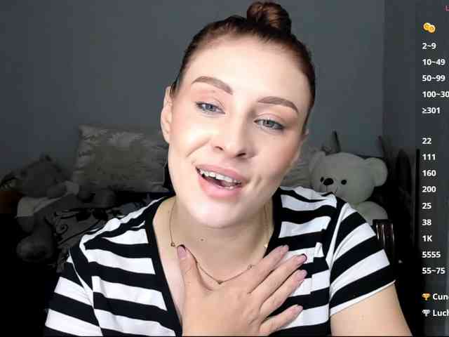 RedheadDevil webcam