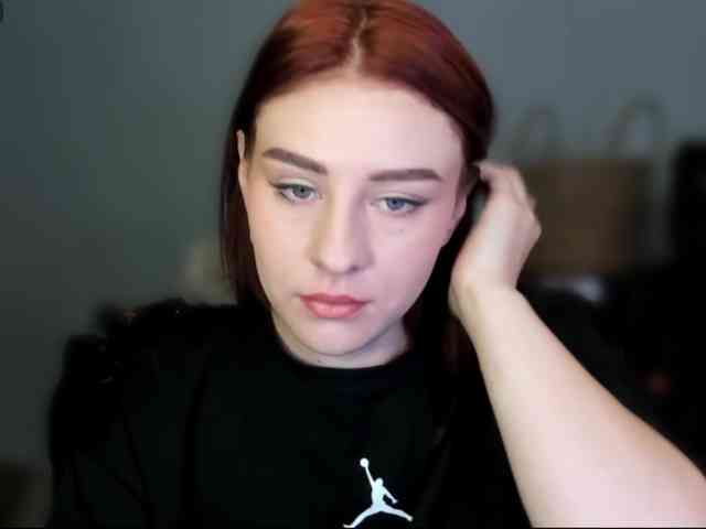 RedheadDevil webcam