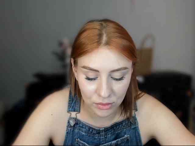 RedheadDevil webcam