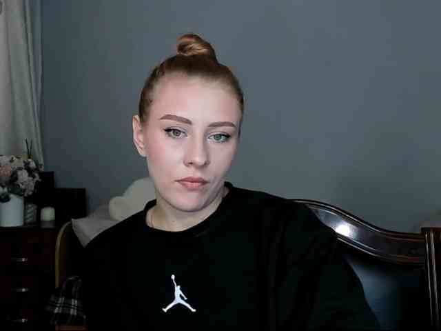 RedheadDevil webcam