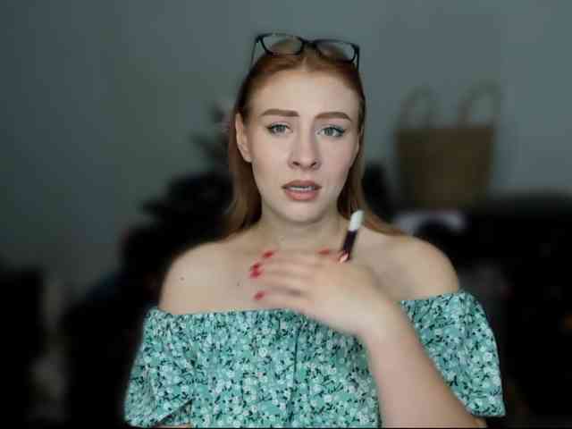 RedheadDevil webcam