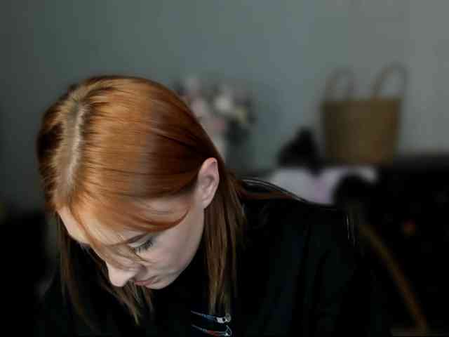 RedheadDevil webcam