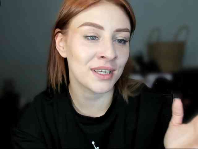 RedheadDevil webcam