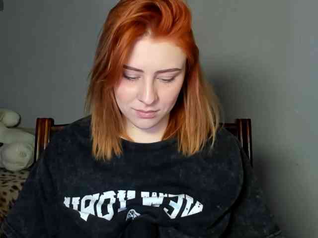 RedheadDevil webcam