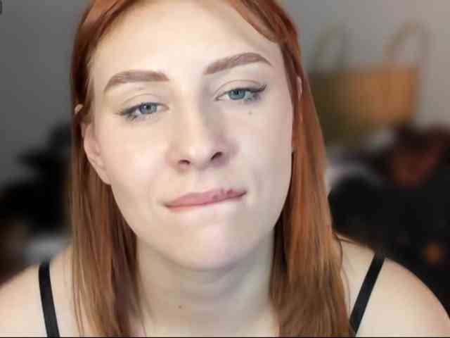 RedheadDevil webcam