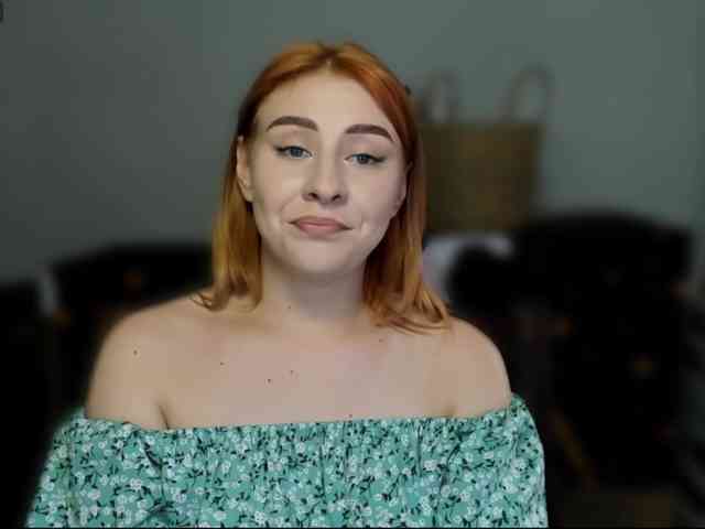RedheadDevil webcam