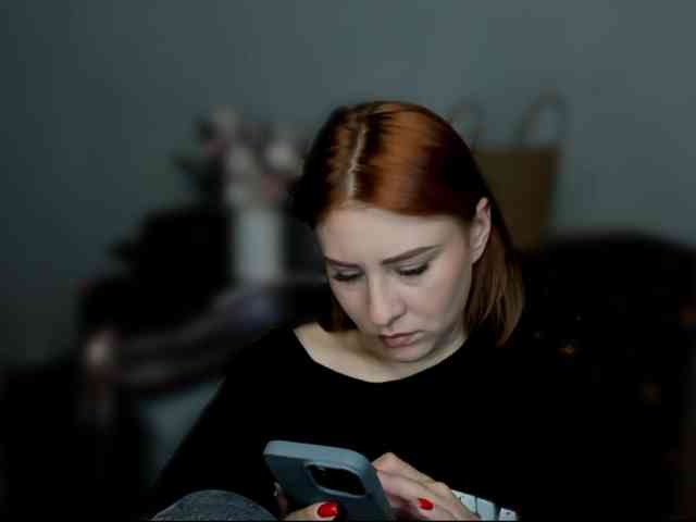 RedheadDevil webcam