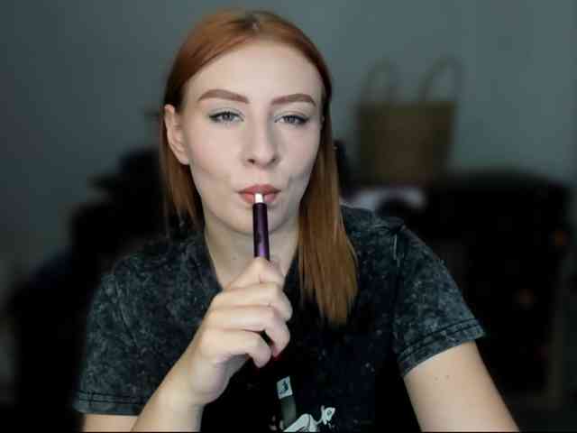 RedheadDevil webcam