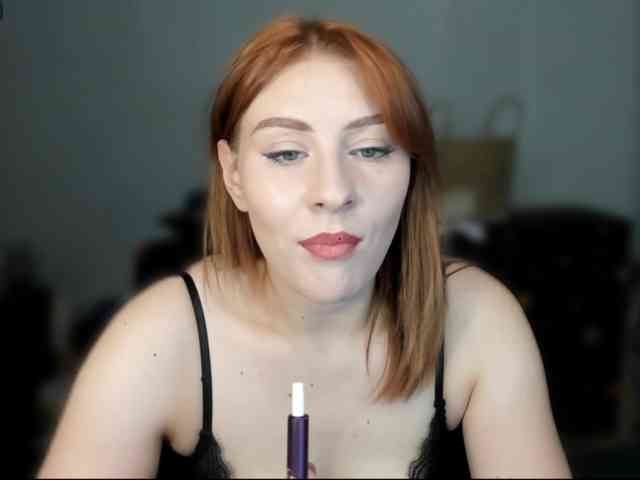 RedheadDevil webcam