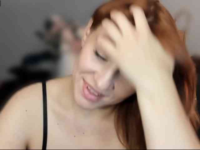 RedheadDevil webcam