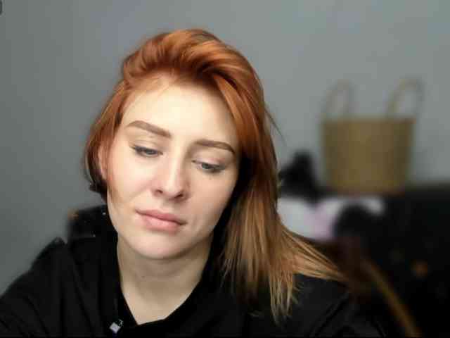 RedheadDevil webcam