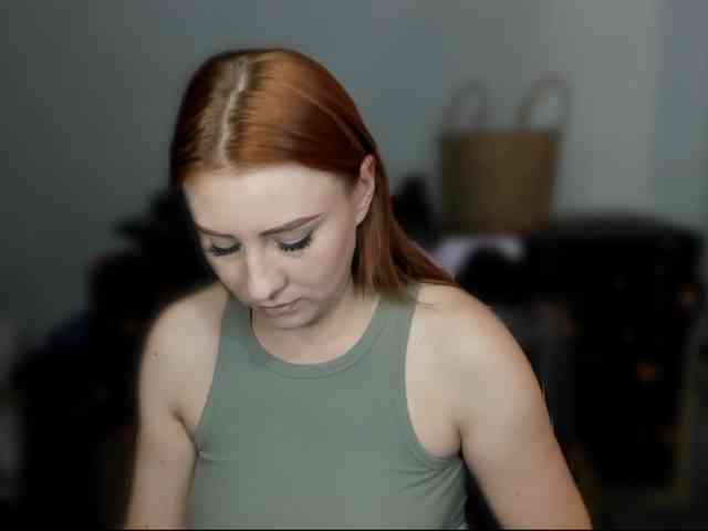 RedheadDevil webcam