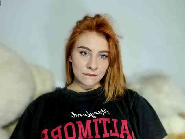 RedheadDevil webcam