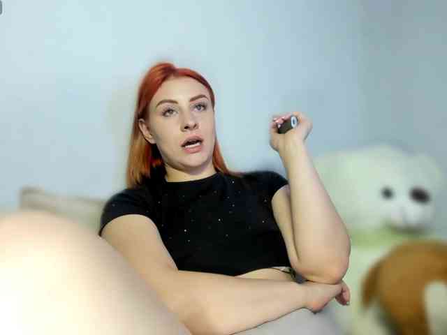 RedheadDevil webcam