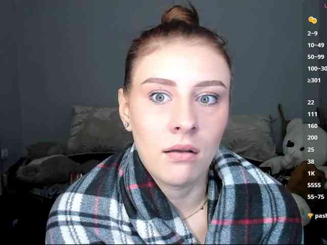 RedheadDevil webcam