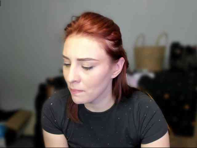 RedheadDevil webcam