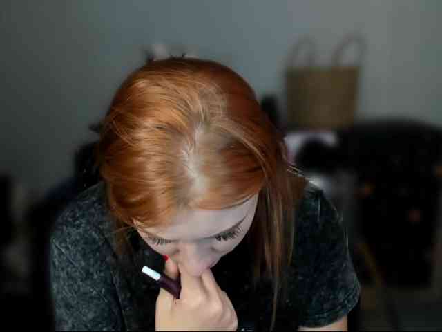 RedheadDevil webcam