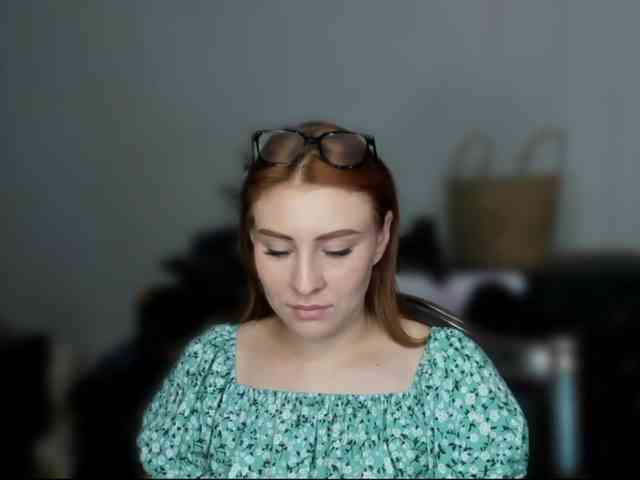 RedheadDevil webcam