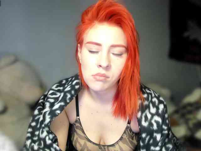RedheadDevil webcam