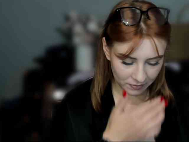 RedheadDevil webcam