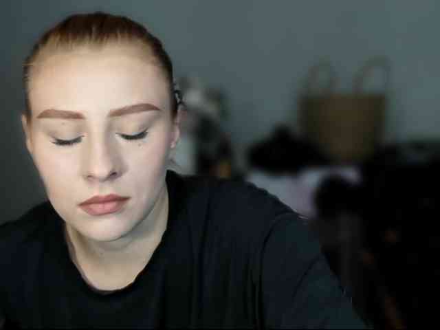 RedheadDevil webcam