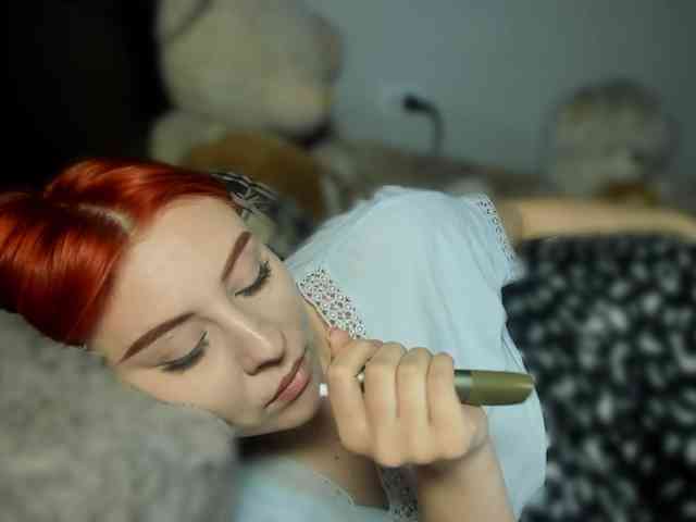 RedheadDevil webcam