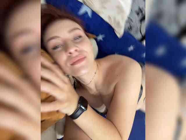 RedheadDevil webcam