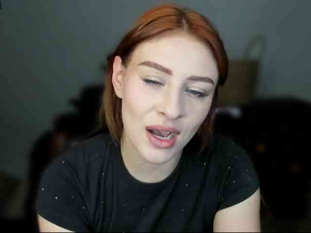 RedheadDevil webcam